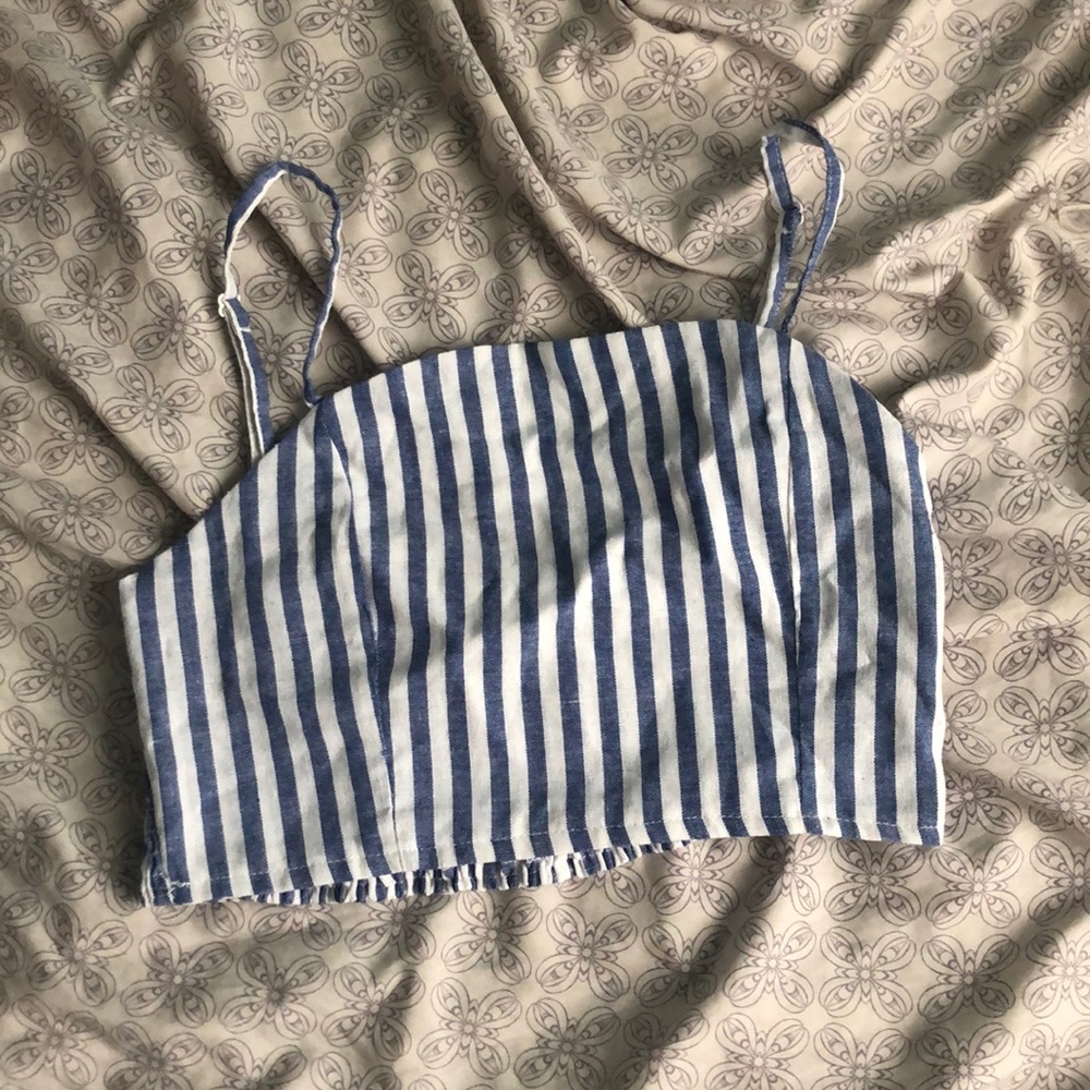 Very cropped stripped shirt